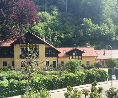 Villa Kreuthhof Appartements Klosterneuburg Exterior foto